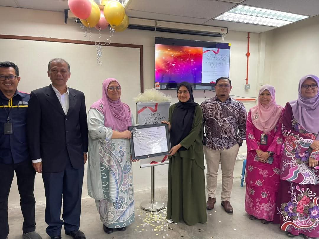 Group with certificate, Formal hall