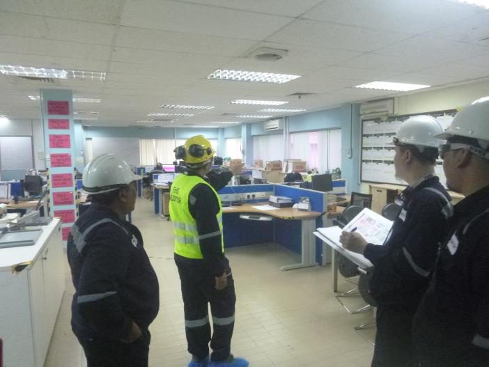 Walking the operators through the scenarios, Plant control room