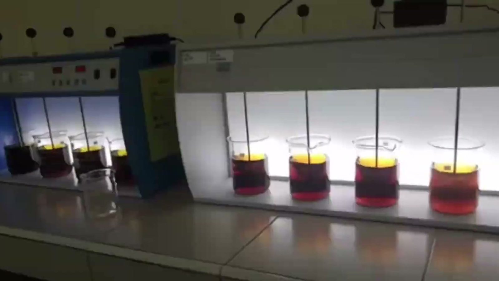 Stirred tanks in a row, Pilot plant hall